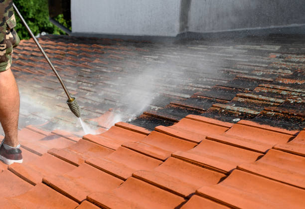 Best Deck Pressure Washing  in Cumberland, WI