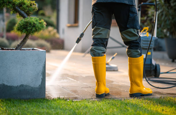 Best Concrete Pressure Washing  in Cumberland, WI